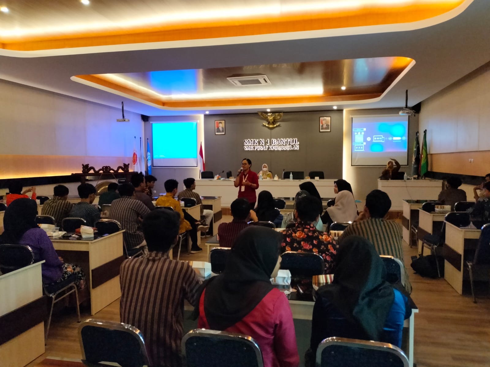 Kecerdasan Emosional: Bekal Penting di Dunia Kerja